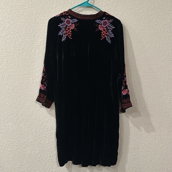 JOHNNY WAS Velvet Dress - Picture 5 of 8